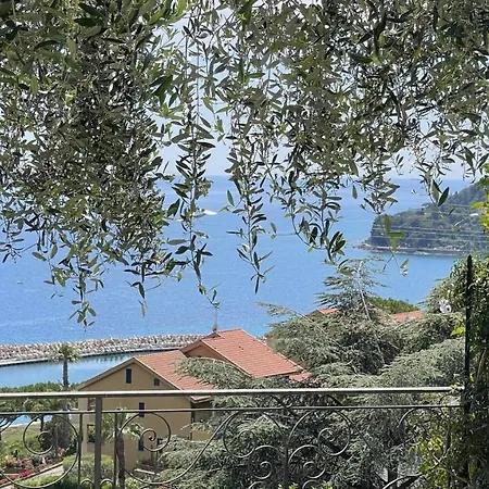 Apartment Villino Indipendente Con Vista Mare In Locazione Ad Ospedaletti