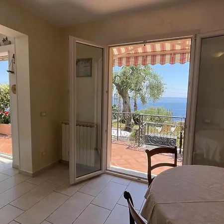 Διαμέρισμα Villino Indipendente Con Vista Mare In Locazione Ad Ospedaletti
