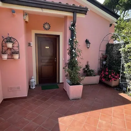 Villino Indipendente Con Vista Mare In Locazione Ad Ospedaletti * Imperia