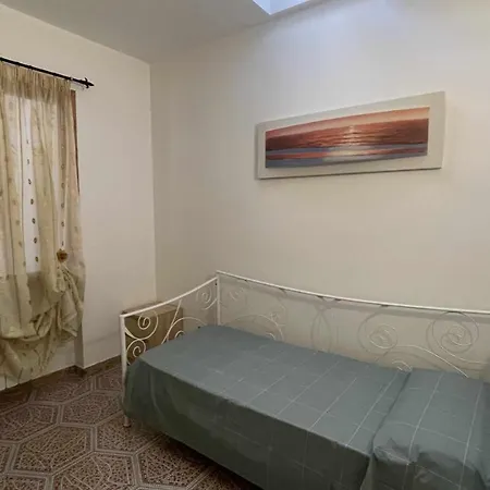 Villino Indipendente Con Vista Mare In Locazione Ad Ospedaletti Imperia